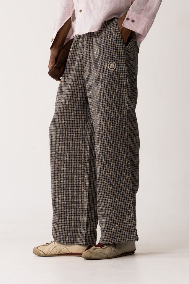 Jacquard-Woven Pants in Brown Houndstooth (3 of 3)